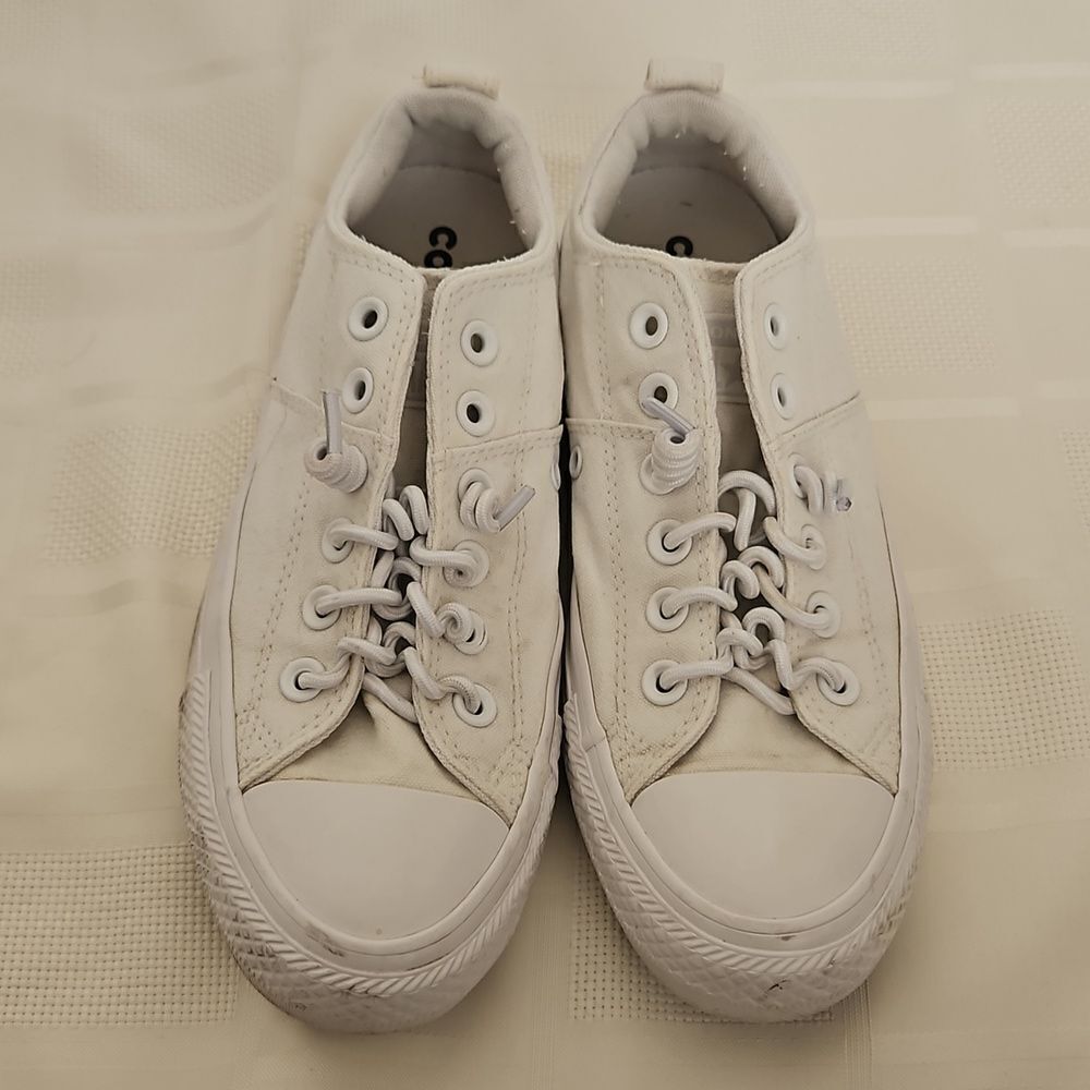 Converse All-Star Women's  Chuck Taylor Slip-On Sneaker White 7